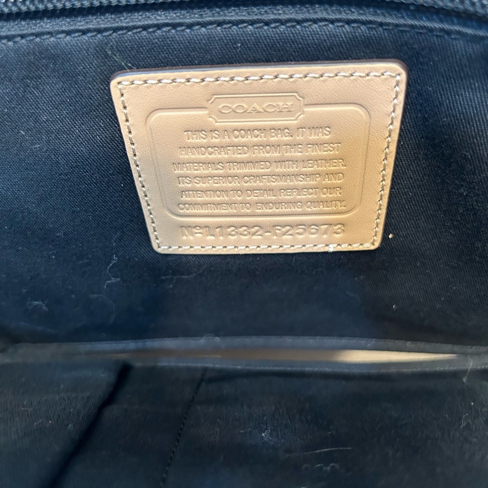 Coach tote EXCELLENT CONDITION - Picture 3 of 7